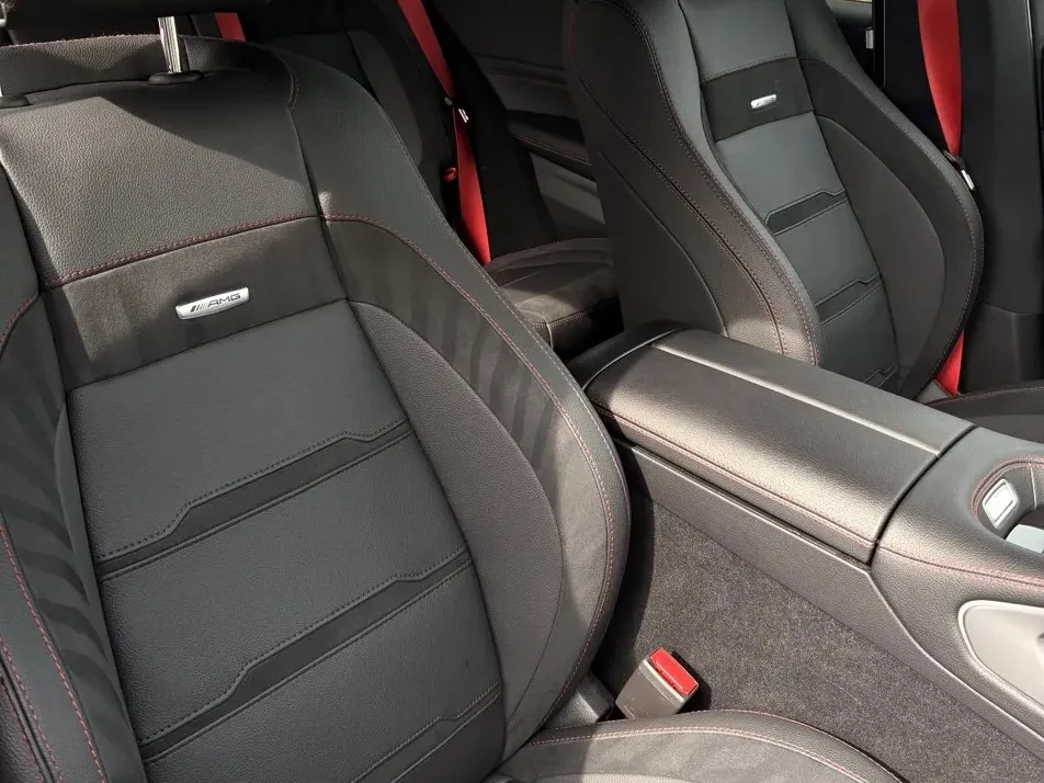 Sièges AMG cuir alcantara après detailing Mission Magis